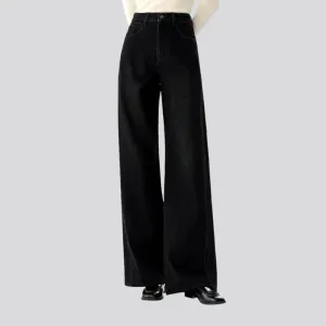 Fashionable abraded wide fit jeans for women