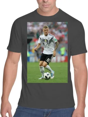 Middle of the Road Toni Kroos - Men's Soft & Comfortable T-Shirt SFI #G1599489