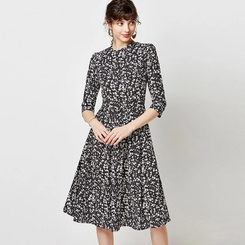 Women Round Neck Casual Pleated Dress Vintage