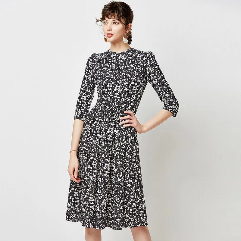 Women Round Neck Casual Pleated Dress Vintage