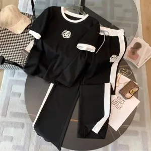 Women’s 2-Piece Tracksuit Set – Short Sleeve Tee & Full-Length Pants with Pockets